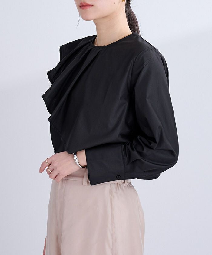 styling/ アシンメトリーラッフルトップス　ブラック アシンメトリーラッフルデザインブラウス【メール便可／100】 | ur's