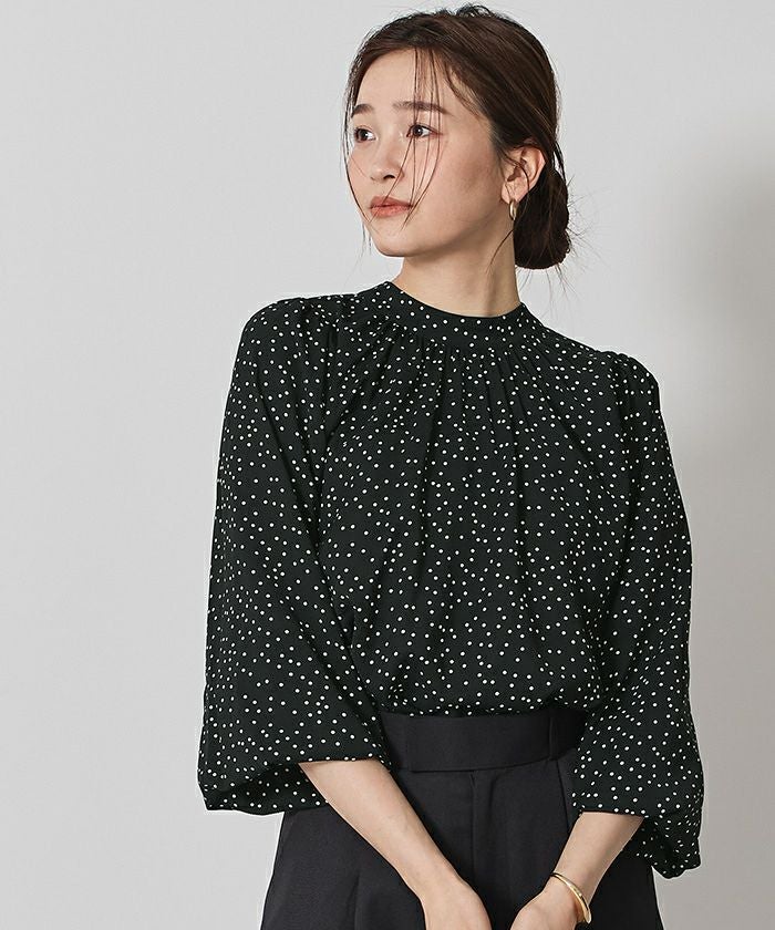美品☆ビアズリー 洗える 後ボタン ギャザーブラウス ボリューム袖 黒 美品☆ビアズリー 洗える 後ボタン ギャザーブラウス ボリューム袖 黒